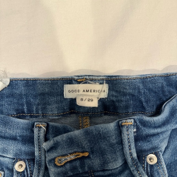 Good American Blue Jeans Classic Medium-Wash Denim - Picture 1 of 2